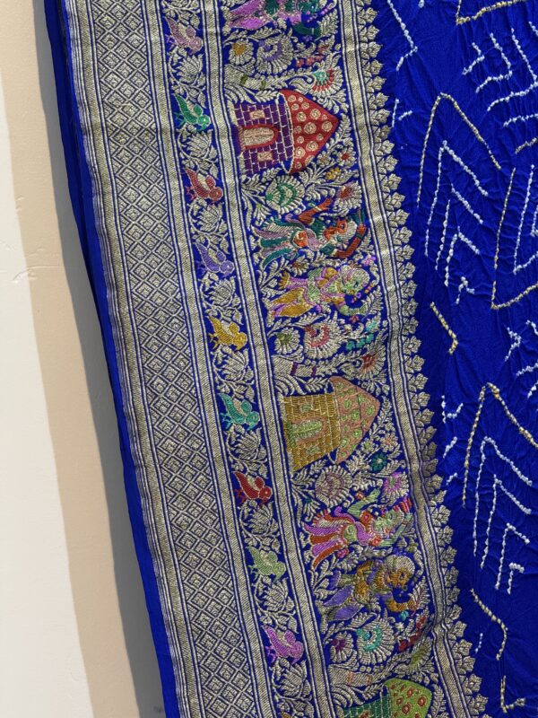 Indian culture traditional figure art border rai bandhani bandhej saree - Image 3