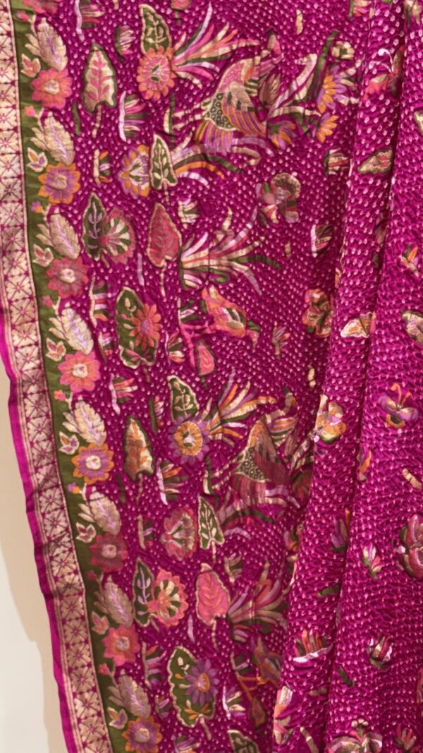 Traditional Bandhani Print with Floral & Leaf Motifs - Image 3