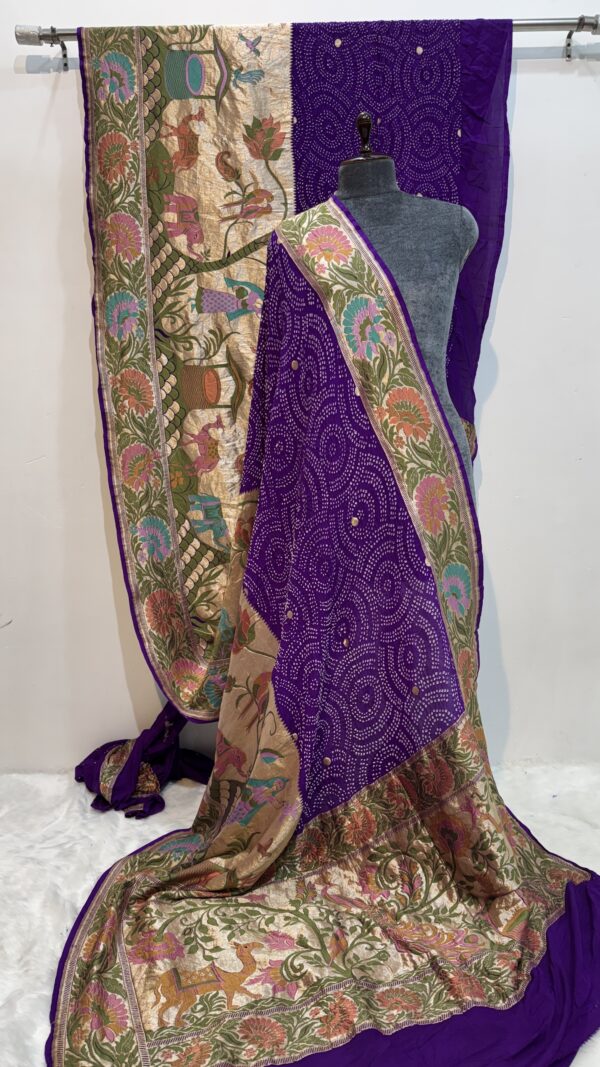 Traditional Bandhani Circular Dot Patterns with Golden Highlights
